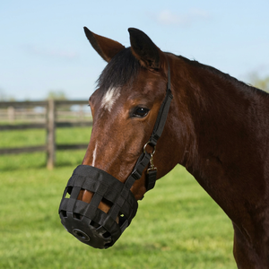 BLUHORSE BH-4136 Muselière pour cheval durable en caoutchouc imitation vison, PP, nylon et fourrure synthétique, confortable, pour Cob, couleur personnalisable - Product Image 3