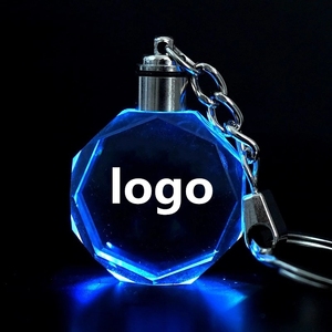 Porte-clés LED en forme de diamant en cristal, style véhicule, avec logo de voiture imprimé UV - Product Image 3