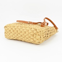Femmes à la mode Vintage été Shopping Messenger sac fourre-tout Pom Poms manche en bois petite boîte carrée creux dame sac à main