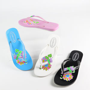 Prix d'usine Tongs à pantalons pour femmes Sandales stylées Tongs Pantoufles pour dames - Product Image 5