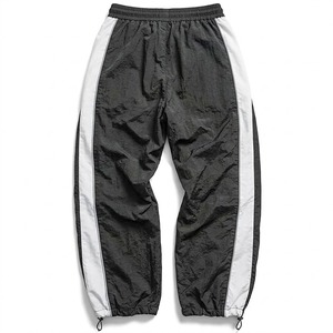 <span class=keywords><strong>Pantaloni</strong></span> da Uomo Neri con Coulisse <span class=keywords><strong>e</strong></span> Striscia Laterale Bianca, Vita Elastica, Vestibilità Comoda, Stile Casual, per l'Autunno - Product Image 2