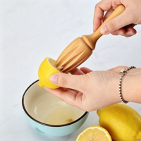 Dagelijkse huishoudelijke drankenhandleiding Handmatige fruitpers Citruspers Sinaasappelpers Houten keukenpers Citroenpers Reamer