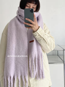 وشاح شتوي سميك وناعم منفوش بلون واحد تصميم كسول قطيفة مصنوع من البوليستر للطلاب والأزواج - Product Image 6