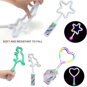 Varitas Luminosas LED Novedosas para Halloween, Año Nuevo, Navidad, Regreso a Clases, Luces de Colores Intermitentes para Fiestas - Product Image 2