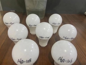 Máquina de Moldeo por Inyección-Soplado 338T para Fabricación de Cubiertas de Lámparas y Carcasas de Bombillas LED - Product Image 2