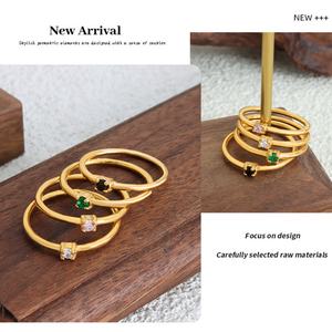 Anillo de Dedo de Acero Inoxidable Chapado en Oro de 18k de Alta Calidad con Circonita para Mujer - Product Image 4