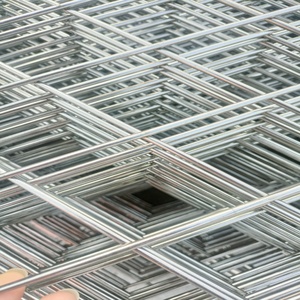 Rouleaux de <span class=keywords><strong>grillage</strong></span> soudé JinBo robuste à faible teneur en carbone, revêtement PVC, pour clôtures et applications <span class=keywords><strong>électrosoudé</strong></span>es - Product Image 1