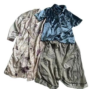 Ropa de dormir de noche Sexy de seda de segunda mano, balas de <span class=keywords><strong>pijama</strong></span> de <span class=keywords><strong>verano</strong></span> usadas, ropa de seda Ukay - Product Image 5