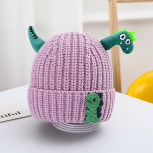 Lindo dinosaurio <span class=keywords><strong>invierno</strong></span> cálido pulóver <span class=keywords><strong>gorro</strong></span> de punto estilo del bebé patrón de letras sombrero de <span class=keywords><strong>invierno</strong></span> con impresión Digital para escena de viaje - Product Image 3
