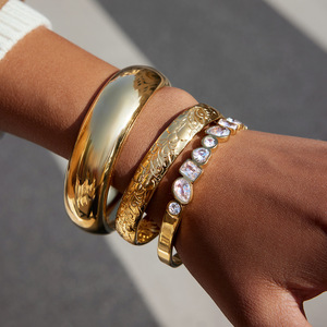 Brazalete de Moda con Diseño Floral en Acero Inoxidable y Oro de 18K, Diseño Abierto, Joyería Unisex, Artículo de Regalo, Origen Yiwu, Número de Pieza - Product Image 2