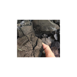Découvrez un barbecue maison supérieur avec du charbon de bois noir en forme de boule, offrant une chaleur constante et un faible dépôt de cendres pour un nettoyage plus facile. - Product Image 2