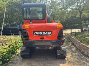 Excavatrice d'occasion Doosan DX60 d'origine sud-coréenne, grande capacité de 6 tonnes, haute qualité avec pompe à engrenages, moteur, boîte de vitesses, certifiée EPA/CE, prix bas - Product Image 6