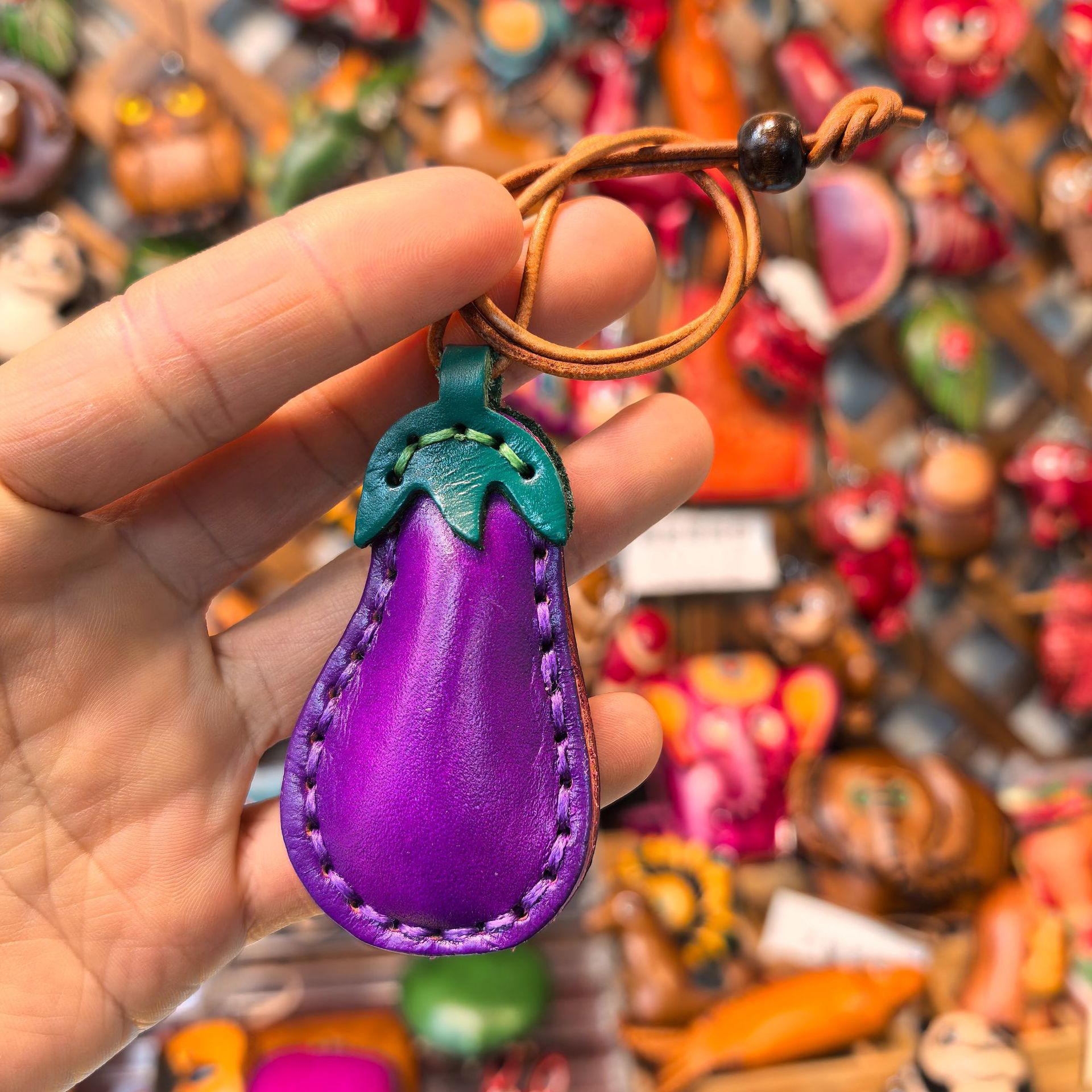 Pendentif aubergine violet cousu main