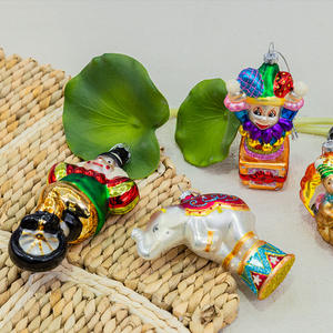 Adorno Navideño de Cristal Hecho a Mano de Alta Calidad con Temática de Circo: León, Mono, Elefante, Payaso, Elfo, con Protección UV - Product Image 3