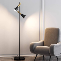 Lampadaire de lecture italien moderne et minimaliste, créatif, à double tête et angle réglable, pour salon, canapé et chambre à coucher