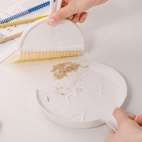 Ensemble complet de brosses de nettoyage de bureau en plastique blanc A2937, comprenant une brosse pour clavier et ordinateur avec pelle à poussière
