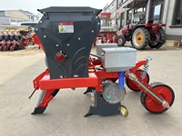 Semoir de précision à 2 rangs avec réservoir d'engrais plus grand / Machine de plantation exportée sur le marché africain