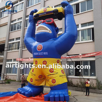 Publicité personnalisée singe géant tenant un ballon gorille gonflable pour voiture pour concessionnaire automobile