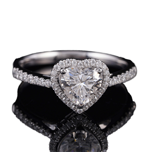 Anillo de compromiso de moissanita de oro blanco macizo de 14K con corte de corazón, banda de eternidad con incrustaciones, anillos de boda estilo hip hop con engaste de puntas - Product Image 4