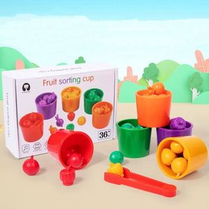 Jouets préscolaires : Jeu d'apprentissage des couleurs et des mathématiques – Comptage des fruits avec gobelets de tri et d'association - Product Image 1