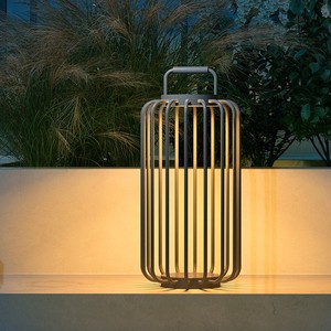 Lámpara Solar para Exteriores, Lámpara LED Portátil para Jardín, Decoración Impermeable para Patio, Estilo Moderno y Minimalista - Product Image 3