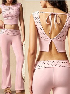 Ensemble 2 pièces OEM personnalisé avec logo pour <span class=keywords><strong>femme</strong></span> : Haut court dos nu à pois et pantalon évasé <span class=keywords><strong>taille</strong></span> haute – Tenue décontractée pour l'entraînement – Vente en gros - Product Image 2