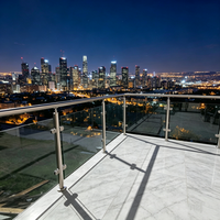 Balustrade en verre moderne personnalisable et durable en acier inoxydable 316, garde-corps avec panneau en verre trempé pour balcon, jardin, villa