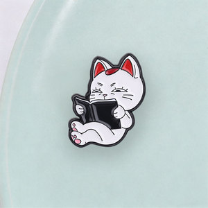 Pin Enamel Lucu Bentuk Kucing Pecinta Buku, Bros Kustom Warna Hitam Berlapis Nikel, Hadiah Promosi untuk Tas Ransel - Product Image 3