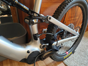 Sistema de Carga Rápida Avinox E-MTB DJI Amflow Plateado para Viajes al Aire Libre que Ahorran Tiempo - Product Image 4