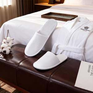 Pantuflas Desechables para Invitados, Pantuflas de Spa Antideslizantes, Lavables y Reutilizables, Pantuflas de Terciopelo para el Hogar, Unisex - Product Image 2