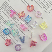 Perles de l'alphabet en plastique à grand trou plaqué UV perles de lettre en vrac acryliques colorées transparentes en gros