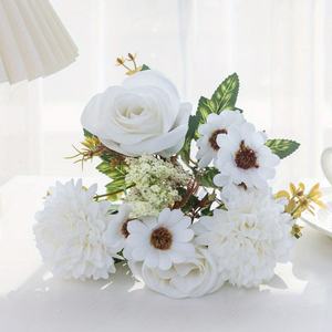 <span class=keywords><strong>Bouquet</strong></span> <span class=keywords><strong>de</strong></span> <span class=keywords><strong>fleurs</strong></span> artificielles style européen marguerite et rose pour mariage, décoration florale maison, bureau, réception – Vente directe usine - Product Image 3