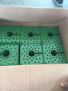 Coperchio del vassoio con tappo <span class=keywords><strong>a</strong></span> <span class=keywords><strong>goccia</strong></span> flessibile in plastica alimentazione superiore per irrigazione per blocco cubo in lana di roccia - Product Image 5