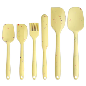 Ensemble de spatules réutilisables en silicone jetables de qualité alimentaire de 6 pièces Ustensiles de <span class=keywords><strong>crème</strong></span> colorée au fructose comprenant une brosse à ustensiles pour la cuisson - Product Image 1