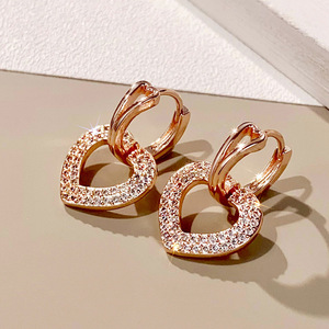 Orecchini Pendenti a Cuore con Zirconi, Eleganti Orecchini di Design Traforato alla Moda per Donne - Product Image 4