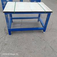 Banc de travail robuste pour soudeur en atelier industriel, en plaque métallique, prix usine