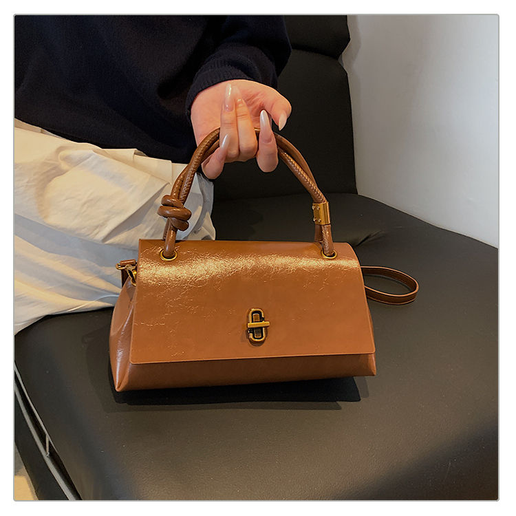 สีน้ำตาล