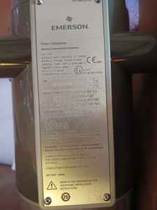 Ordinateur de débit multi-chemins antidéflagrant Emerson FB1200 pour gaz et liquides - Product Image 2