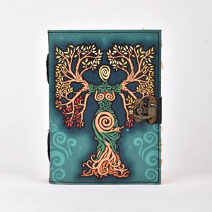 Diario de cuero con estampado UV de Grado Certificado Madre Tierra, estilo moderno, para escribir. - Product Image 5