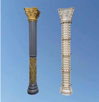 Colonnes romaines modernes solides, carrées et hautes avec socle, balustrade préfabriquée en pierre