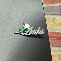 LINKS Bros Tema Persatuan Mahasiswi dari Paduan Logam Khusus Desain Bunga Mawar Hijau 1946 Eksklusif untuk Wanita