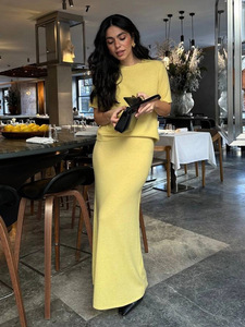 Européen américain 2025 automne banlieue <span class=keywords><strong>Simple</strong></span> tricoté à manches courtes jupe costume pour femmes transfrontalier à manches courtes tricoté - Product Image 3