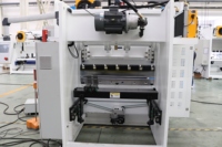 Presse plieuse CNC entièrement automatique WC67K 100 tonnes 2500 mm, robuste, avec moteur à barre de torsion, pour pliage de métaux et hangars aéronautiques