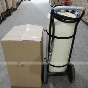 Estintore Industriale a Schiuma 100L su Carrello Rosso con Tubo in Acciaio al Carbonio Classe AB Certificato CE Portata di Erogazione 12m per Magazzino - Product Image 3