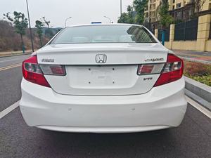 <span class=keywords><strong>Honda</strong></span> <span class=keywords><strong>Civic</strong></span> 1.8L Berline 2014 d'occasion, boîte manuelle, moteur turbo, intérieur cuir, jantes alliage R17, conduite à gauche, <span class=keywords><strong>prix</strong></span> abordable - Product Image 4