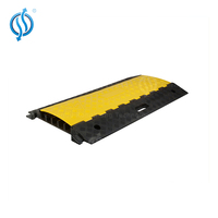 PVC caoutchouc polyuréthane piéton trafic véhicules fil garde ADA conforme fauteuil roulant accessible câble protecteur câble rampes