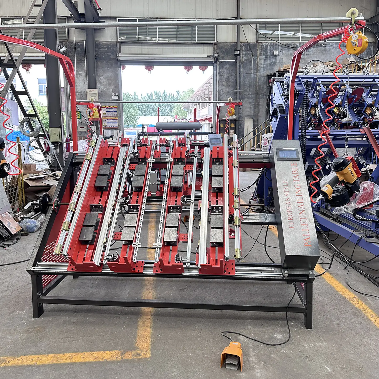 Automatic Euro Wood Pallet Nailing Machine Stringer Pallet Assemble for Sawdust Blocks for Farms and Wood Industries