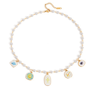 Collier de perles avec motif étoile et design géométrique pour femmes, à porter au quotidien - Product Image 5