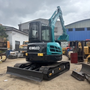 รถขุดไฮดรอลิกขนาดเล็ก Kobelco SK50SR มือสอง 5 ตัน ของแท้จากญี่ปุ่น แบบหางสั้น สีเดิมจากโรงงาน ชั่วโมงการทำงานต่ำ - Product Image 3