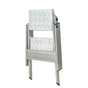 Escabeau pliable portable à deux marches en aluminium, anti-rouille, pour usage quotidien en intérieur - Product Image 1